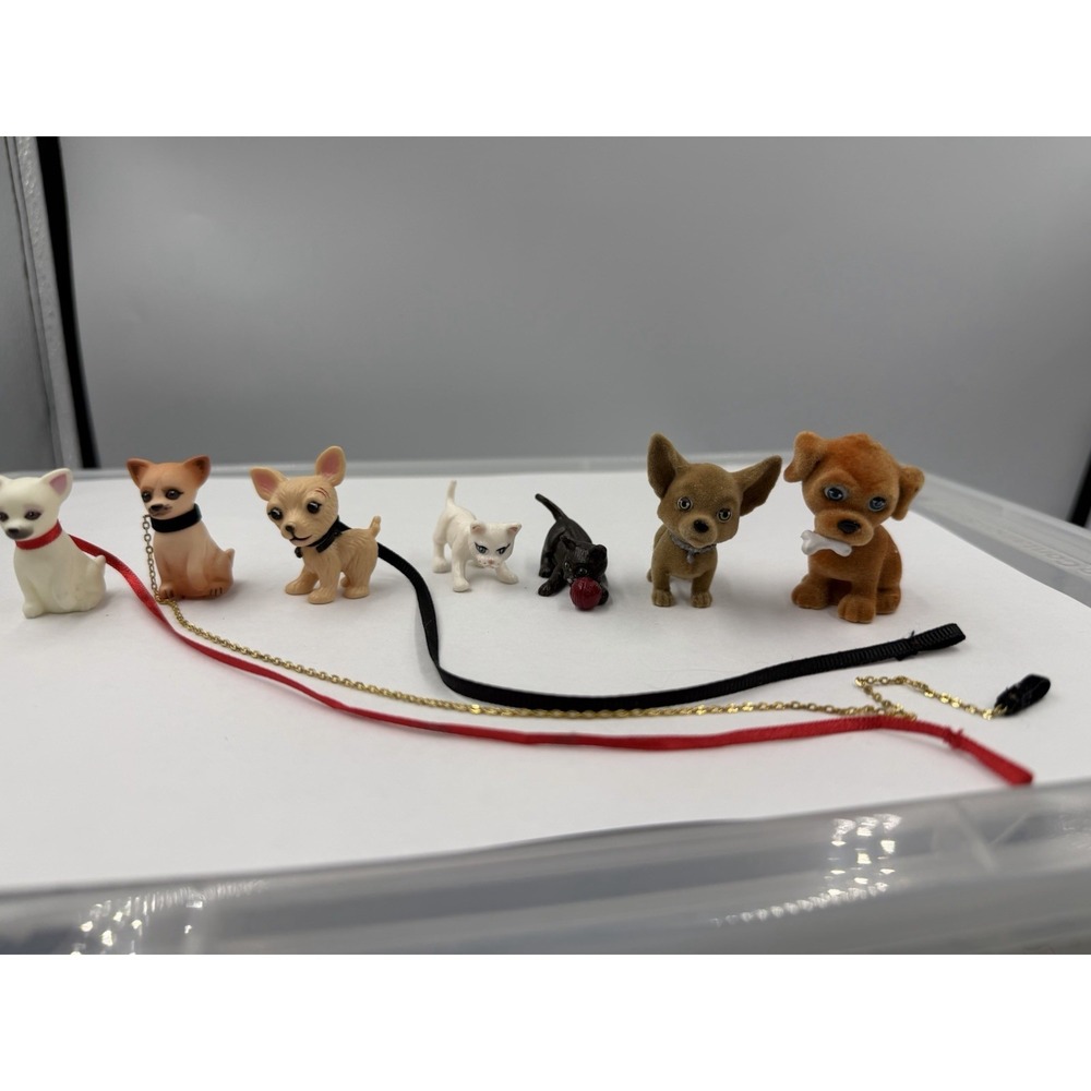 Vintage Lot Of 5 Dogs & 2 Cats Dollhouse Miniature Dogs Puppy Kitty Tiny W/leash